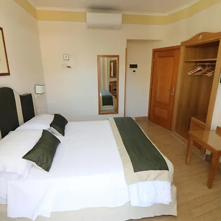Otel Tourist