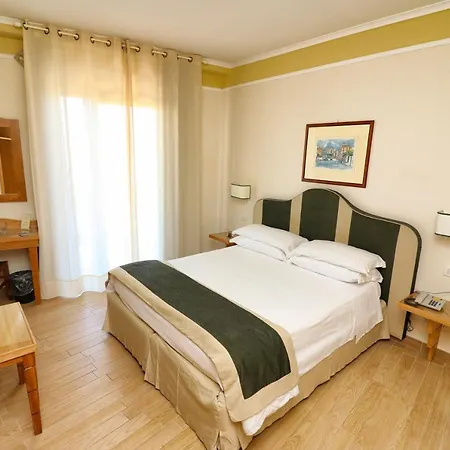 Tourist Otel 3*