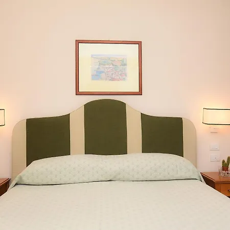Otel Tourist 3*
