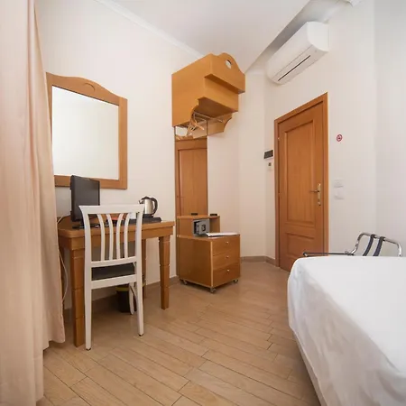 Otel Tourist